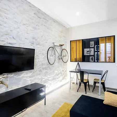 2 Pieces Centre-ville Equipe Apartmán *
